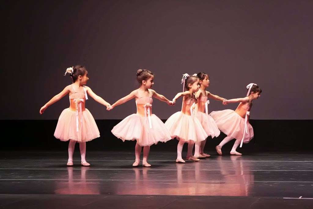 California Dance Academy | 9741 Independence Ave, Chatsworth, CA 91311 | Phone: (818) 341-0525