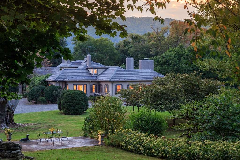 Glen Gordon Manor | 1482 Zachary Taylor Hwy, Huntly, VA 22640, USA | Phone: (540) 636-6010