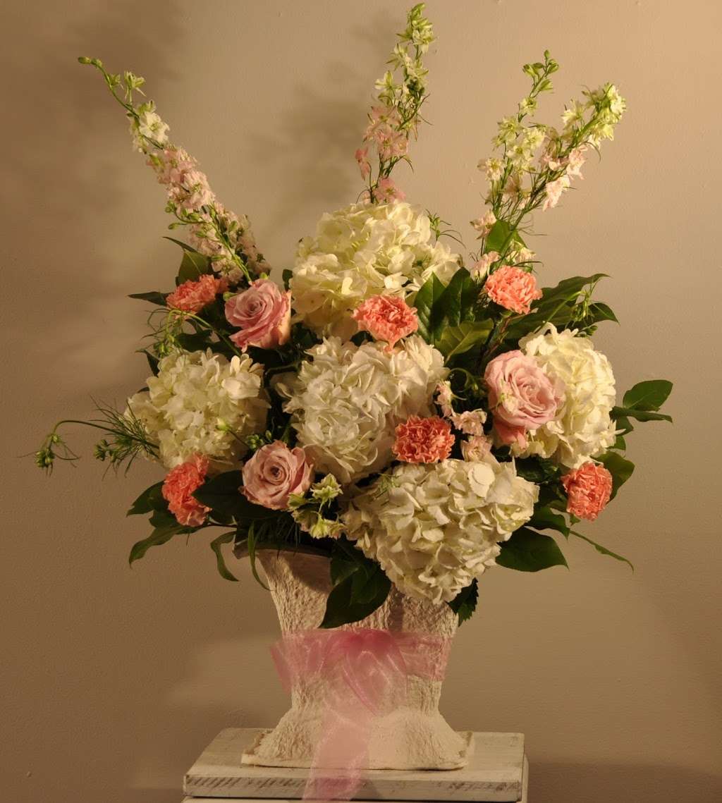 The Flower Studio | 18 Old Mill Rd, Redding, CT 06896, USA | Phone: (203) 947-1470