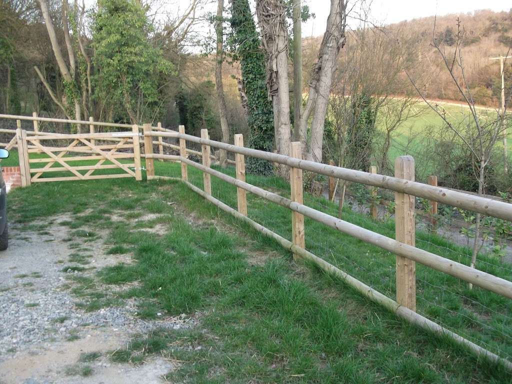 Meopham Fencing Ltd | Wrotham Rd, Meopham, Gravesend DA13 0QB, UK | Phone: 01474 813123