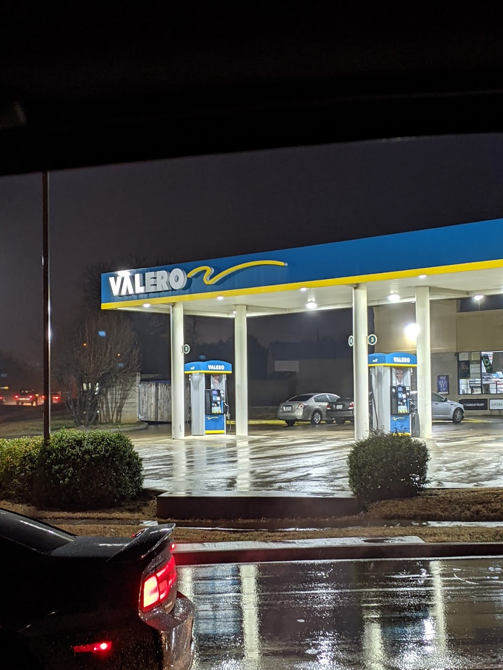 Valero Gas Station | 780 W Hurst Blvd, Hurst, TX 76053, USA | Phone: (817) 268-3882