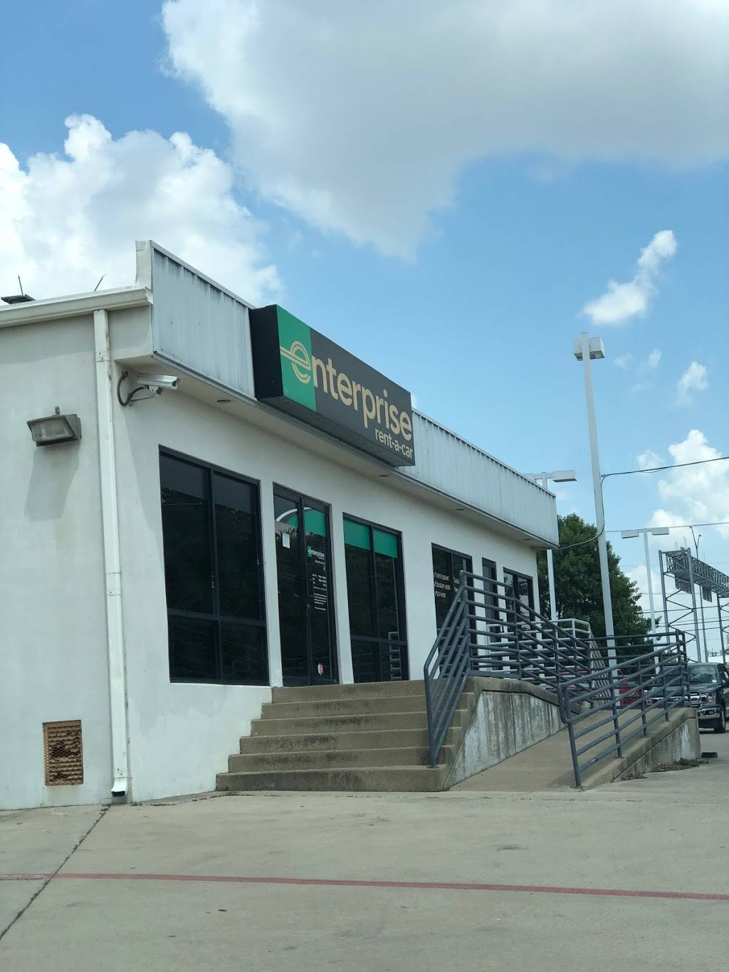 Enterprise Rent-A-Car | 1450 E Airport Fwy, Irving, TX 75062, USA | Phone: (972) 438-3883