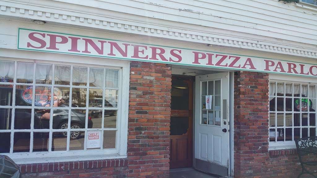 Spinners Pizza Parlor | 195 Andover St, Andover, MA 01810, USA | Phone: (978) 474-4400