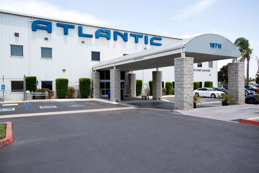 Atlantic Aviation SNA | 19711 Campus Dr # 100, Santa Ana, CA 92707, USA | Phone: (949) 851-5061