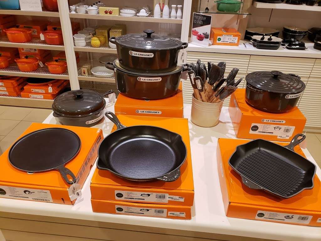 Le Creuset Outlet Store | 5416 New Fashion Way #825, Charlotte, NC 28278, USA | Phone: (704) 588-5868