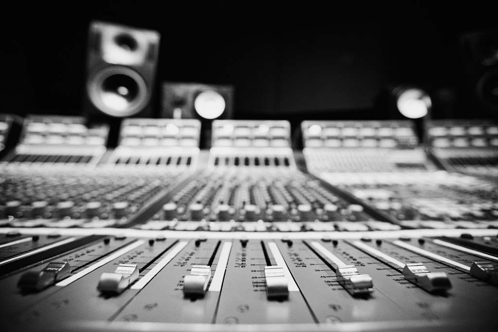 United Recording | 6050 Sunset Blvd, Los Angeles, CA 90028, USA | Phone: (323) 467-9375