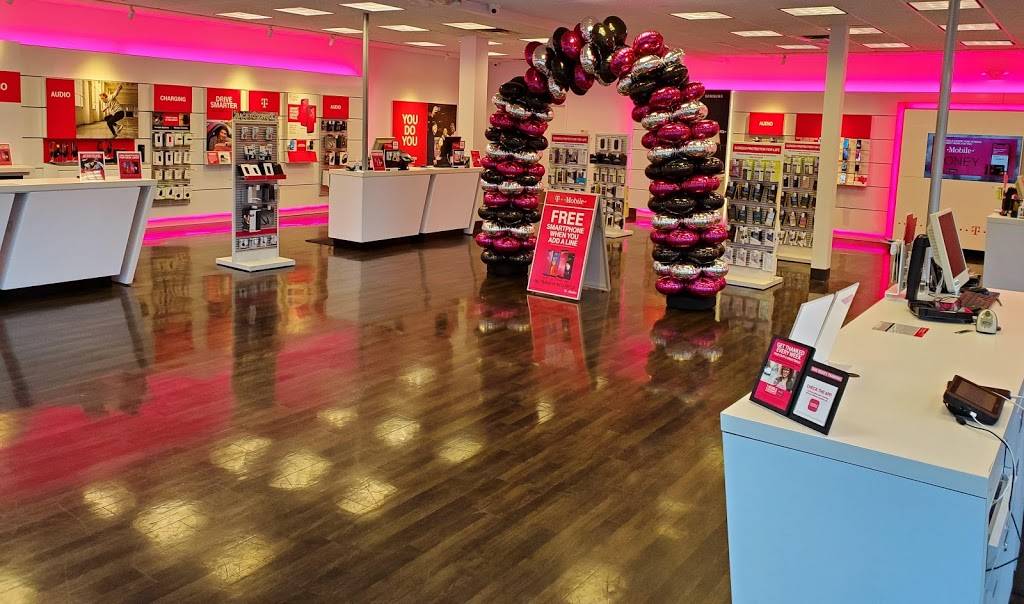 T-Mobile | 8003A W Florissant Ave, Jennings, MO 63136 | Phone: (314) 389-2632