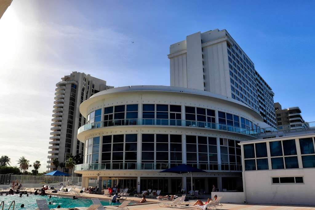 DW Oceanfront | 5445 Collins Ave, Miami Beach, FL 33140 | Phone: (305) 320-3708