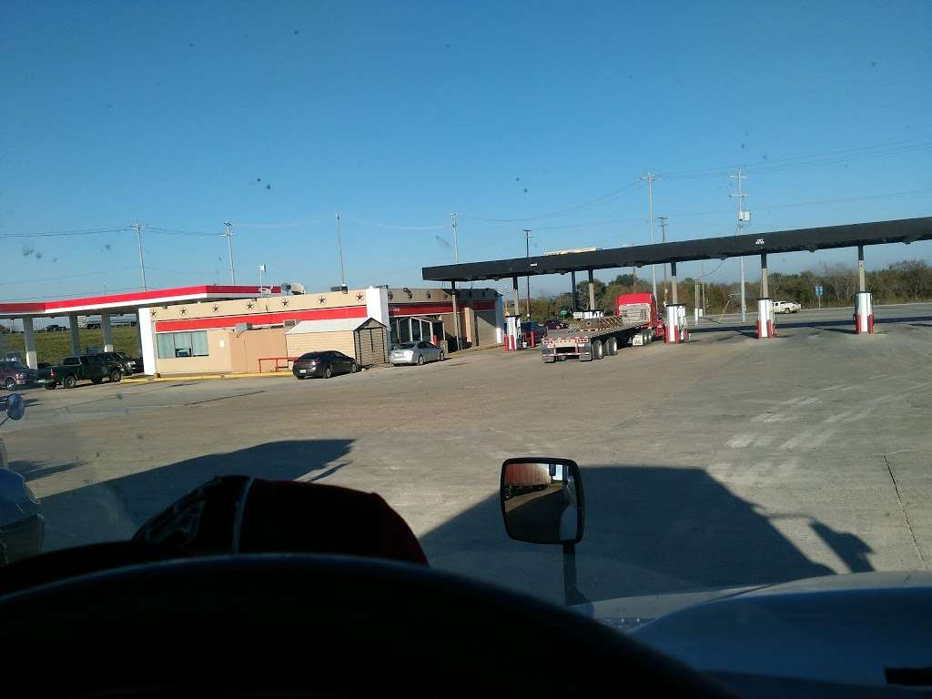 Exxon | 14650 Interstate 35 Access Rd, Von Ormy, TX 78073, USA | Phone: (210) 622-3790