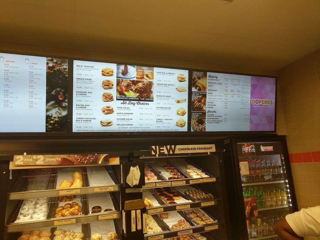 Dunkin Donuts | 4 Connecticut Turnpike, Fairfield, CT 06825, USA | Phone: (203) 927-5261