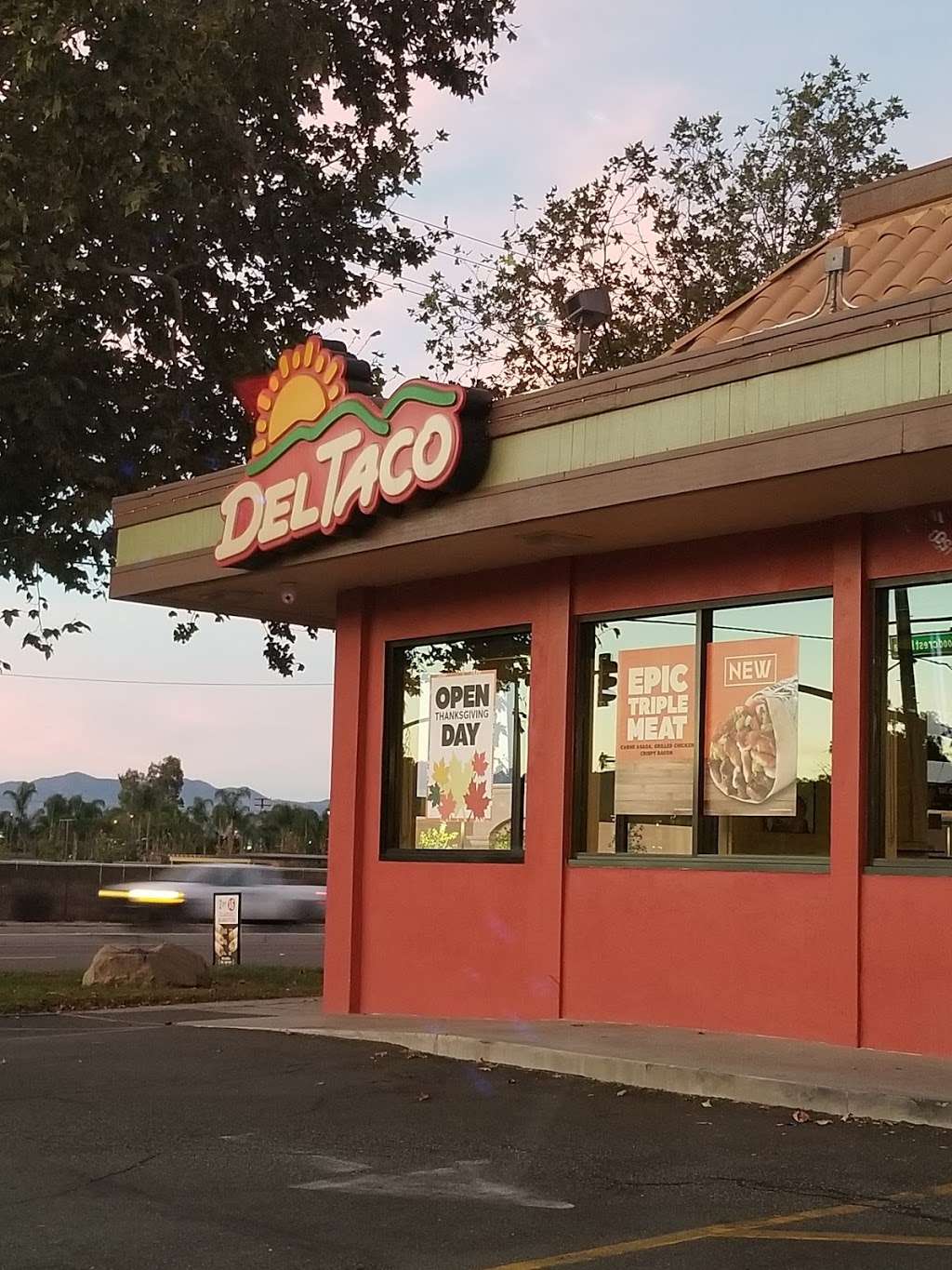 Del Taco | 17080 Van Buren Boulevard, Riverside, CA 92504, USA | Phone: (951) 780-2027