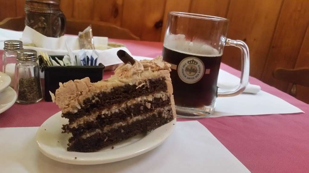 Hofbrauhaus Restaurant | 135 W King St, Abbottstown, PA 17301, USA | Phone: (717) 259-9641