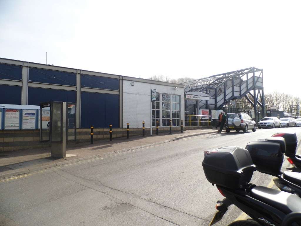 Cheshunt Railway Station (Stop D) | Cheshunt, Waltham Cross EN8 9AQ, UK