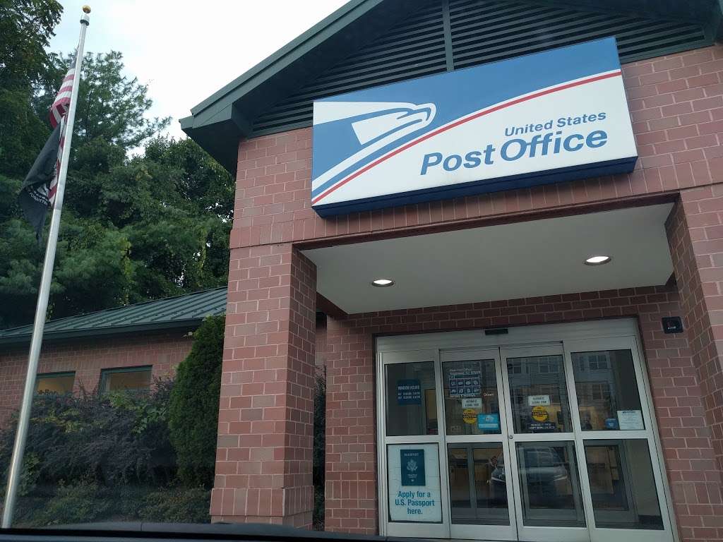 United States Postal Service | 770 River Rd, Edgewater, NJ 07020, USA | Phone: (800) 275-8777