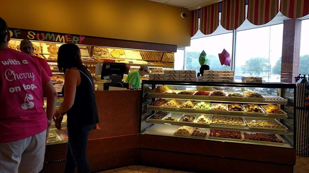 Jarosch Bakery | 35 N Arlington Heights Rd, Elk Grove Village, IL 60007, USA | Phone: (847) 437-1234