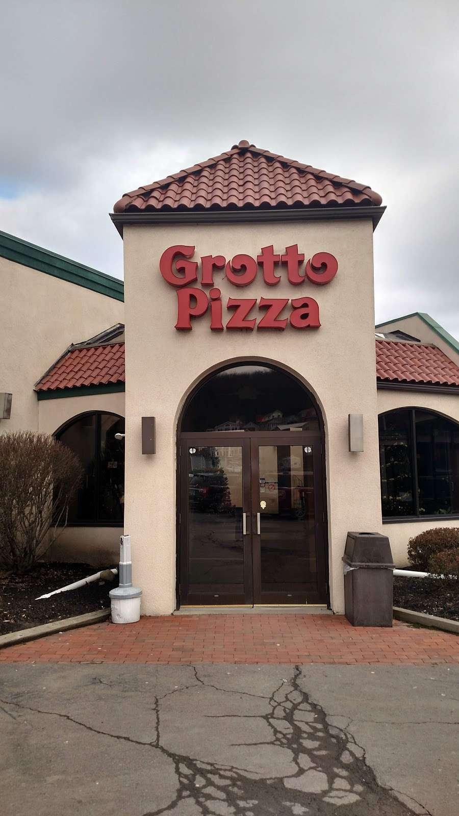 Grotto Pizza | 3445 Lakeside Dr, Harveys Lake, PA 18618, USA | Phone: (570) 639-3278
