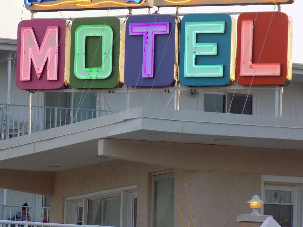 Sifting Sands Motel | 840 Ocean Ave, Ocean City, NJ 08226 | Phone: (609) 399-1178