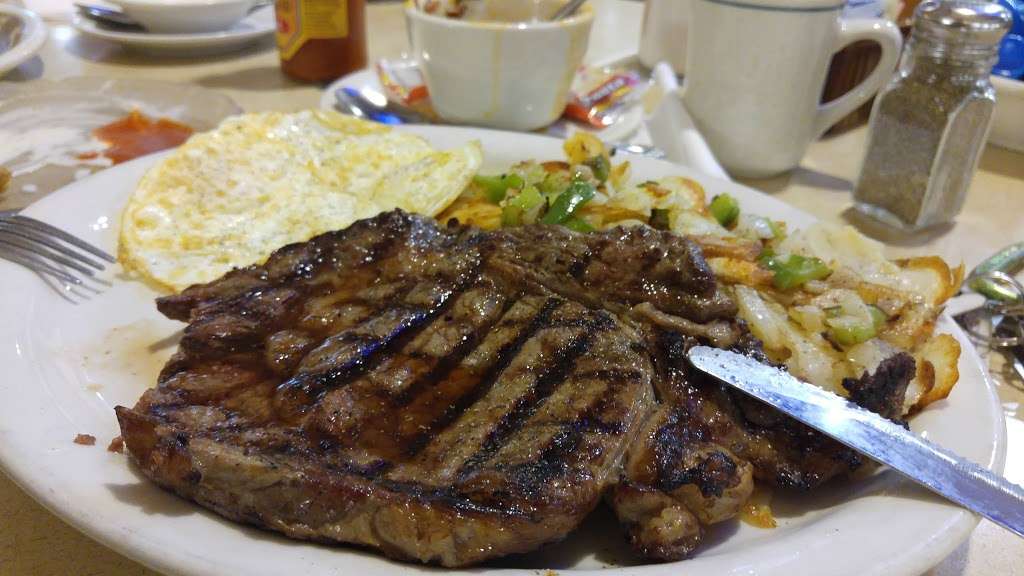 Salt & Pepper Family Restaurant | 1849 W Orangethorpe Ave, Fullerton, CA 92833, USA | Phone: (714) 871-8650