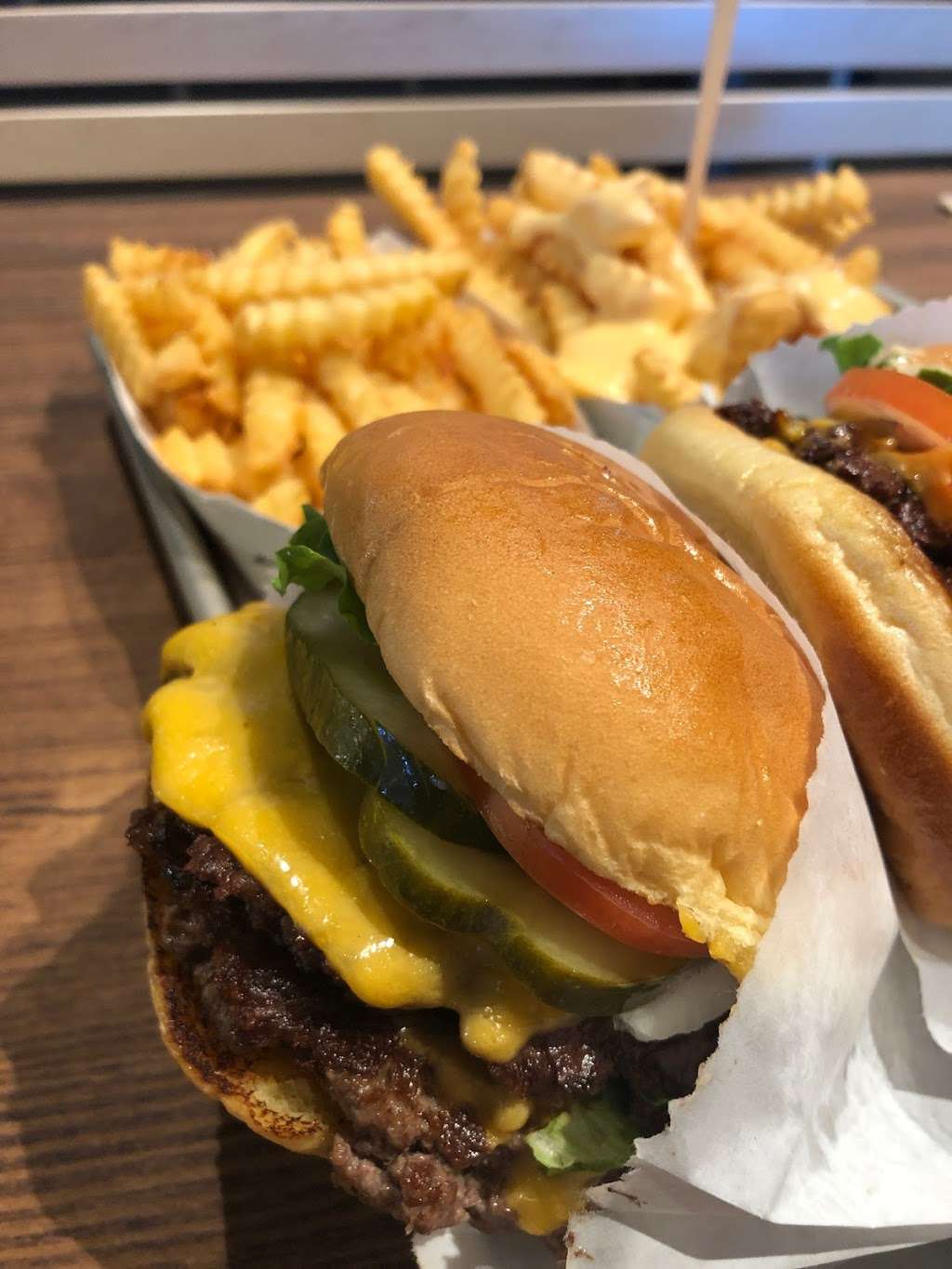 Shake Shack | 120 Promenade Way Suite A, Thousand Oaks, CA 91362 | Phone: (805) 309-5941