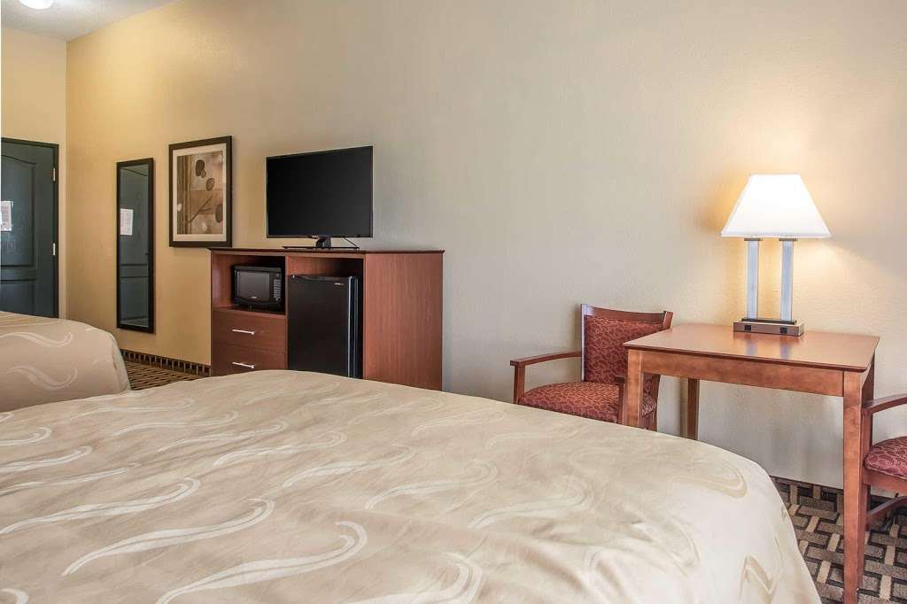 Quality Inn & Suites | 2921 OLeary Ln, East Troy, WI 53120, USA | Phone: (262) 642-2100