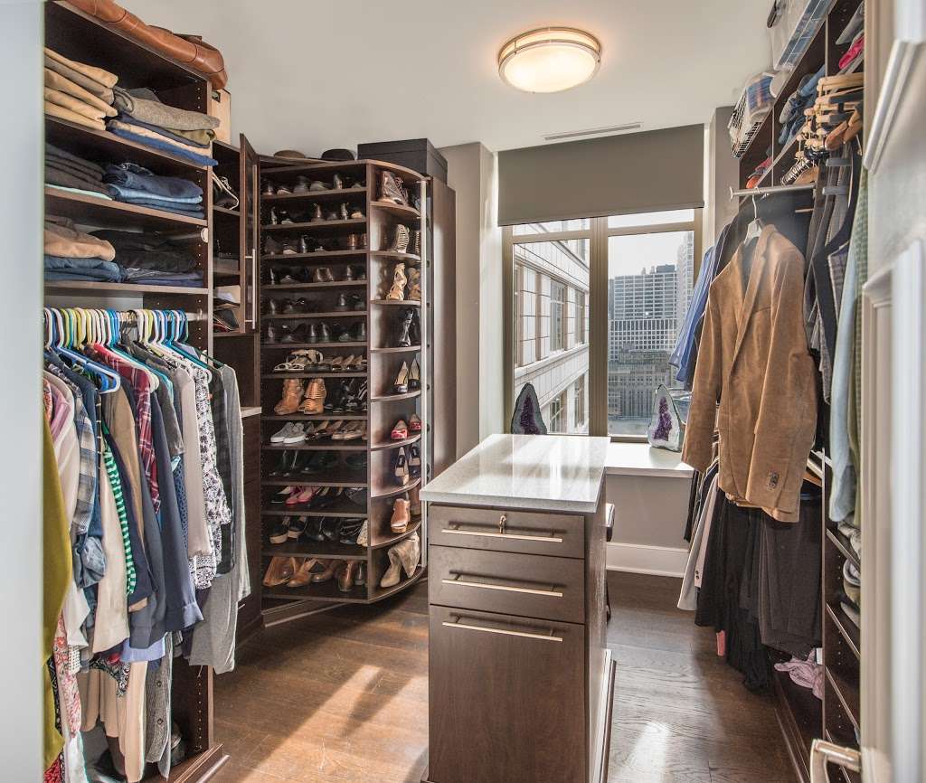 Closet Works Home Goods Store 2112 C2 N Clybourn Ave Chicago
