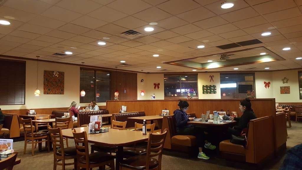 Dennys | 4760 East Cesar E Chavez Avenue, Los Angeles, CA 90022, USA | Phone: (323) 263-3440