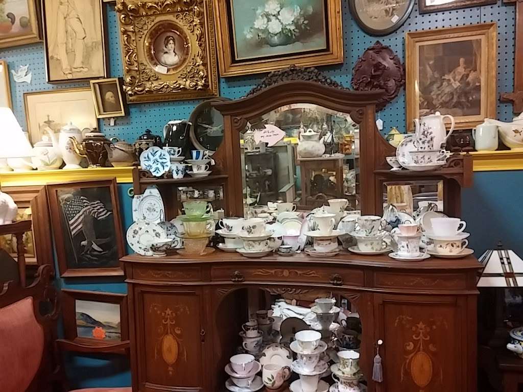 Christies On Main Antiques Mall | 318 Main St, Pineville, NC 28134, USA | Phone: (704) 889-5525