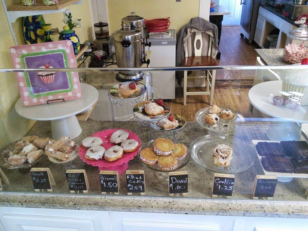 Sweet Angelines Bake Shop and Gourmet Cafe | 5626 Broadway Rd, Richmond, IL 60071 | Phone: (815) 862-1081