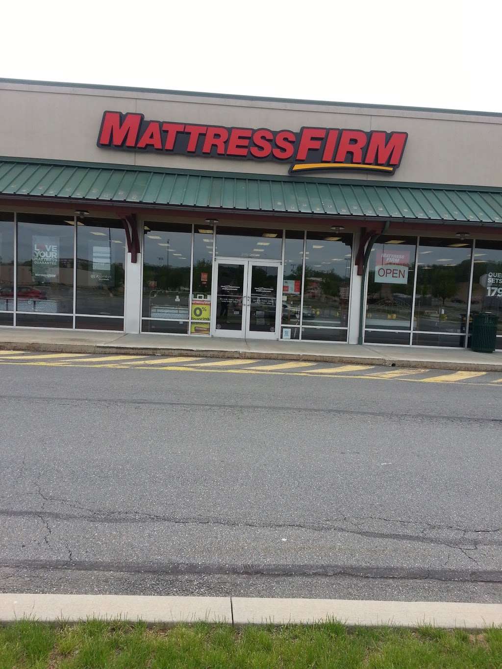 Mattress Firm Elverson | 246 Crossings Blvd, Elverson, PA 19520, USA | Phone: (610) 286-0071