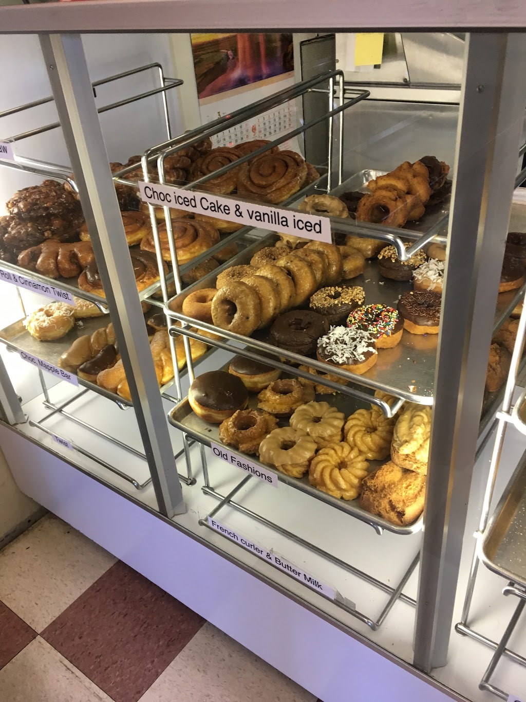 Daily Donuts | 1795 Scott Blvd, Santa Clara, CA 95050, USA | Phone: (408) 296-3450