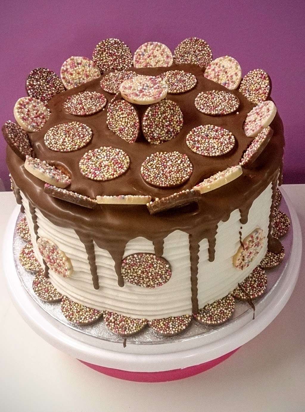 Hayley-Janes Cakes | 14 High St, Colney Heath, St Albans AL4 0NU, UK | Phone: 01727 826124