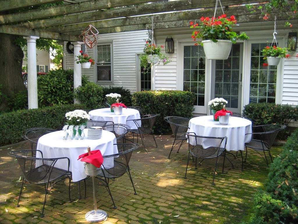 The Inn At Twin Linden | 2092 Main St, Narvon, PA 17555, USA | Phone: (717) 445-7619