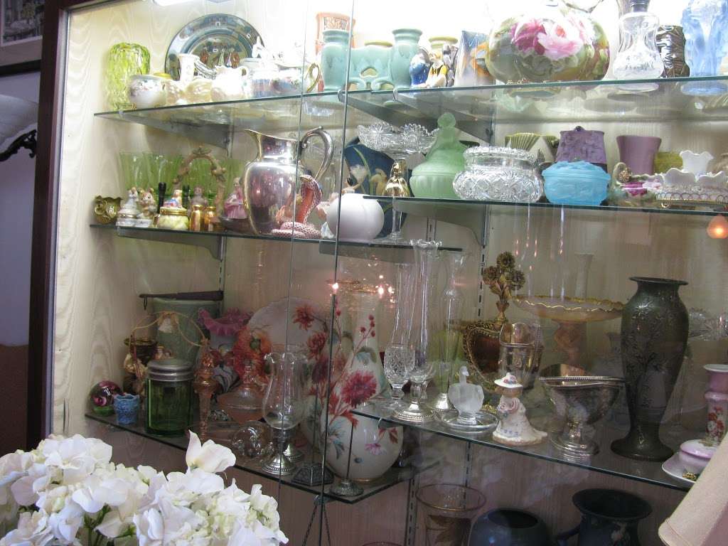 J & J Antiques | 44 Fairfield St, Montclair, NJ 07042, USA | Phone: (973) 744-8386