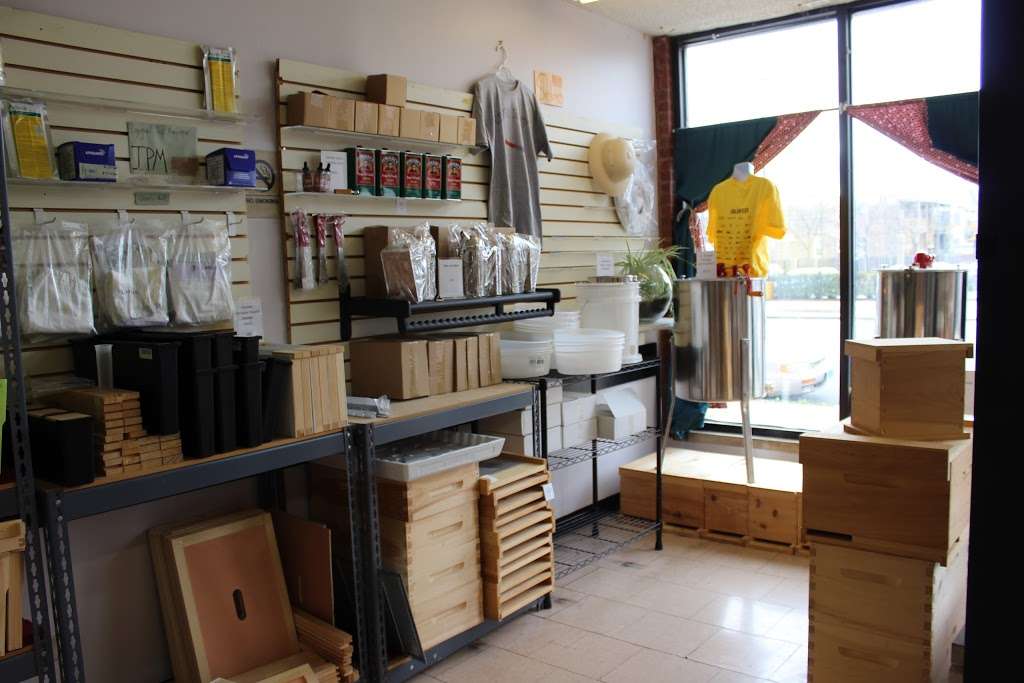 The Hive: Chicagos Beekeeping Supply Store | 3414 Roosevelt Rd, Chicago, IL 60624 | Phone: (312) 995-9508