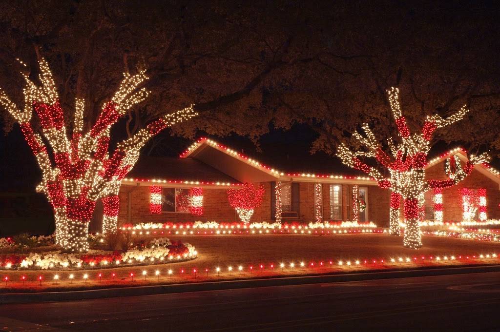 Christmas Light Installers | 5335 Helena Ave, Indianapolis, IN 46237, USA | Phone: (317) 489-3002