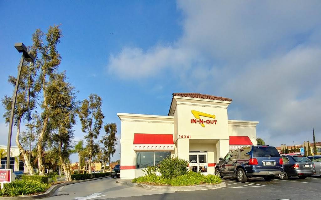 In-N-Out Burger | 14341 Firestone Blvd, La Mirada, CA 90638, USA | Phone: (800) 786-1000
