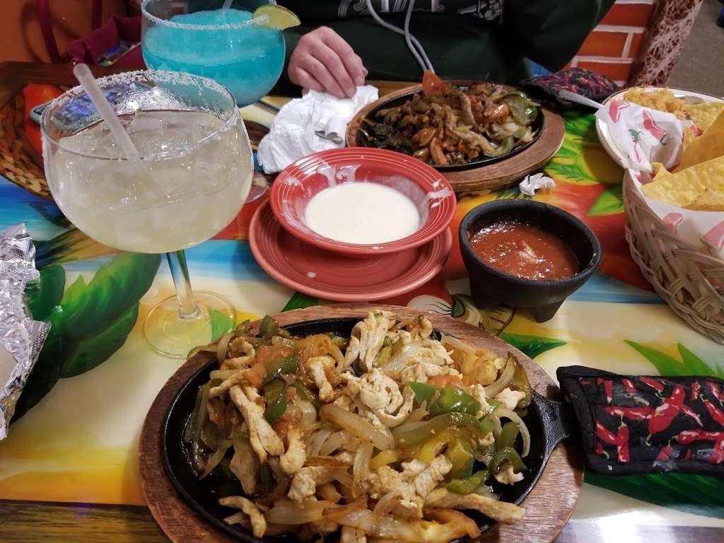 El Patron Mexican Kitchen | 605 S Broadway St, Coal City, IL 60416 | Phone: (815) 709-5130