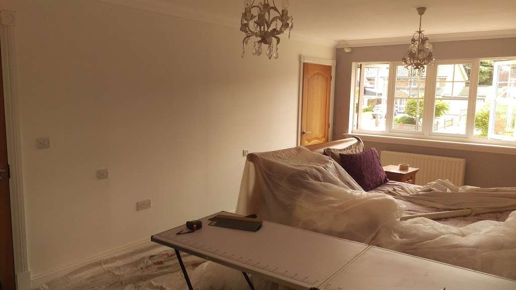 Kh Decorating | 12 Gomshall Gardens, Kenley CR8 5AH, UK | Phone: 07508 050476