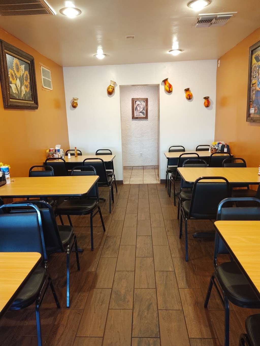 Las Comadres Mexican Restaurant | 11709 W Thunderbird Rd, El Mirage, AZ 85335 | Phone: (602) 773-1347