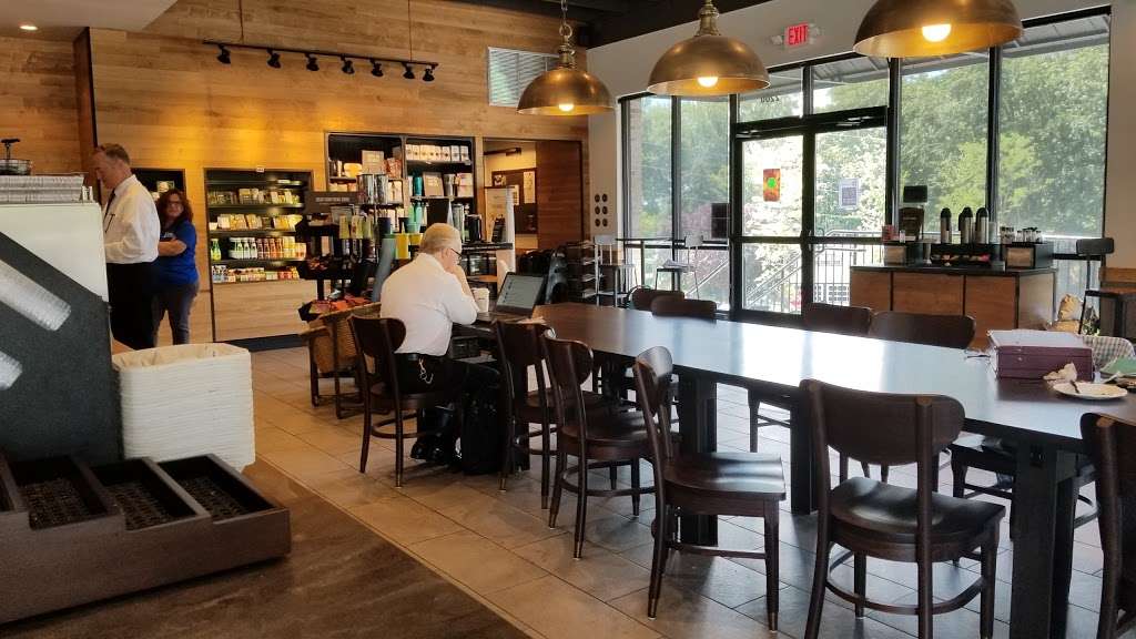 Starbucks | 2200 West Chester Pike, Broomall, PA 19008, USA | Phone: (610) 355-0321