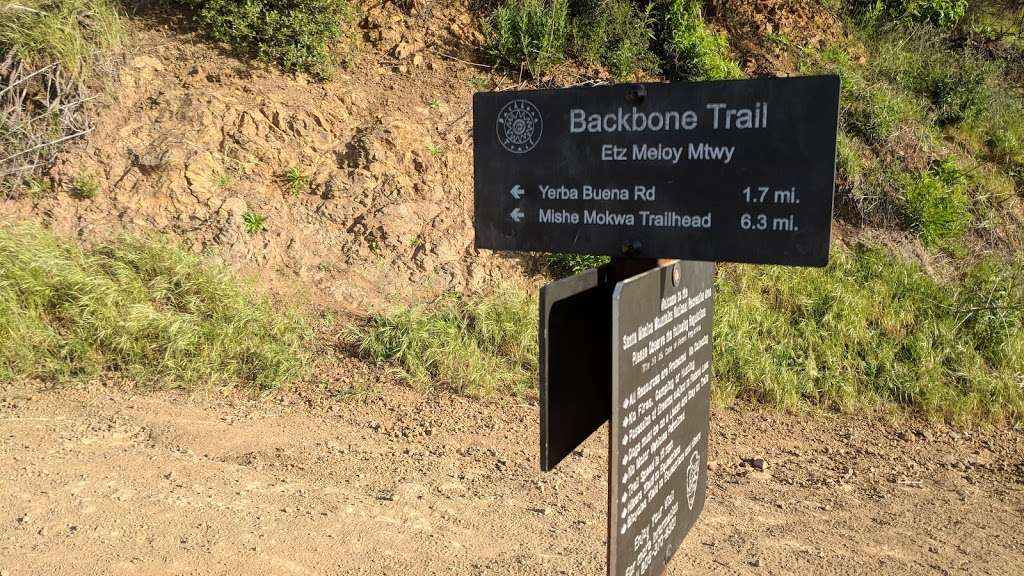 Backbone Trail Trailhead - Mulholland | Backbone Trail, Malibu, CA 90265, USA