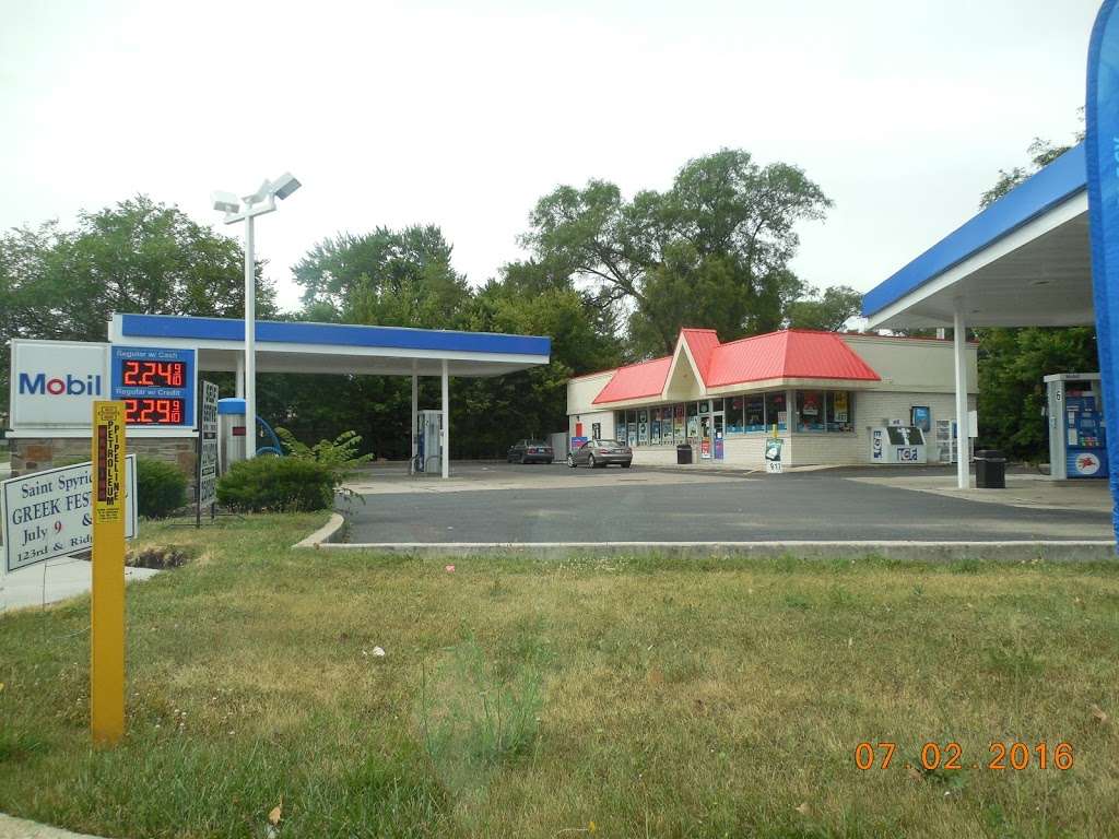 Mobil | 12100 S Ridgeland Ave, Palos Heights, IL 60463, USA