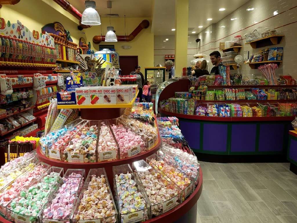 Fuzziwigs Candy Factory | 310 Daniel Webster Highway STE 155 STE 155, Nashua, NH 03060, USA | Phone: (603) 891-3900