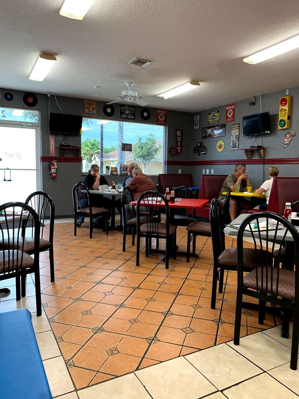 Main Street diner of Dundee | 219 east Main Street Suit B 8634382855, Dundee, FL 33838 | Phone: (863) 438-2855