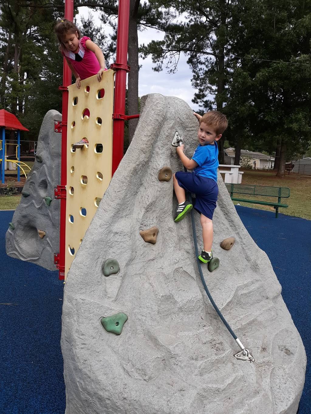 Hueytown Park & Recreation | 2501 Brooklane Dr, Hueytown, AL 35023, USA | Phone: (205) 491-6691