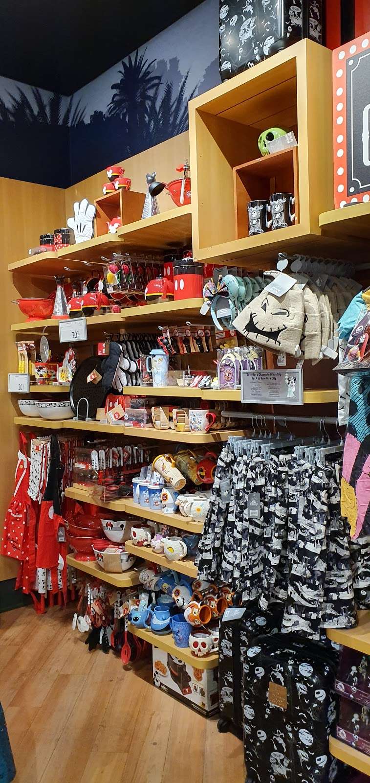 Disney Store | 1455 NW 107th Ave, Doral, FL 33172, USA | Phone: (305) 406-3520