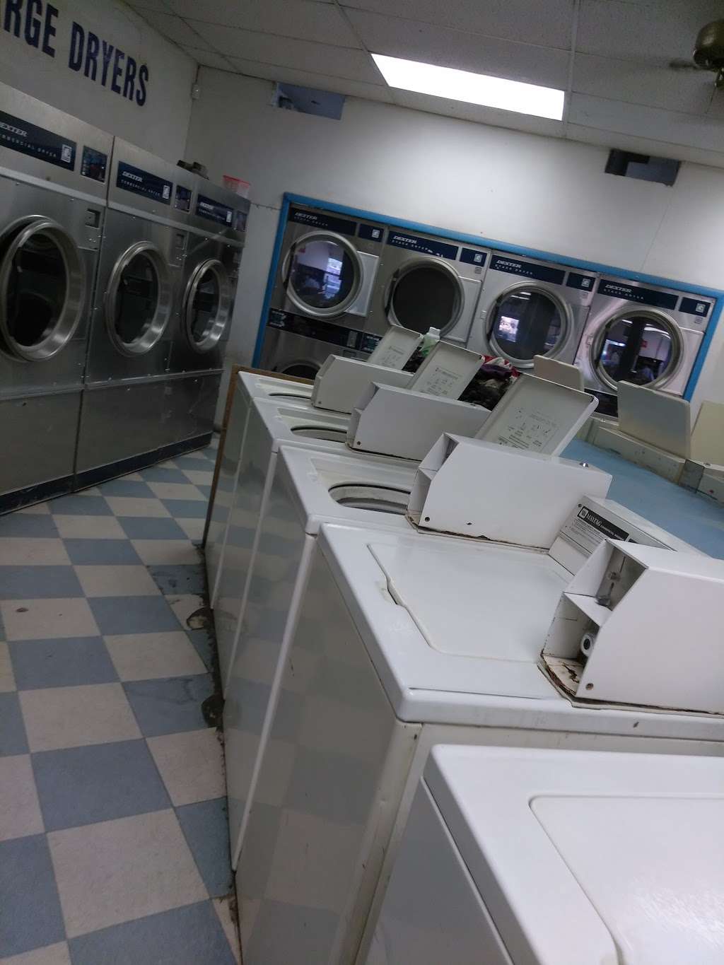 Corral Cleaners & Launderers | 6245 S Central Ave, Phoenix, AZ 85042, USA | Phone: (602) 276-2409