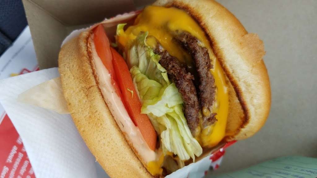 In-N-Out Burger | 7467 Indiana Ave, Riverside, CA 92504, USA | Phone: (800) 786-1000