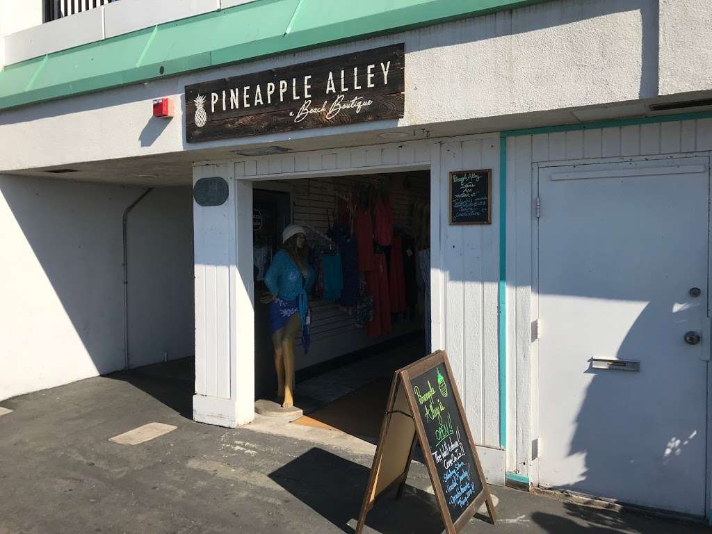 Pineapple Alley | 144 International Boardwalk, Redondo Beach, CA 90277, USA | Phone: (310) 372-0699