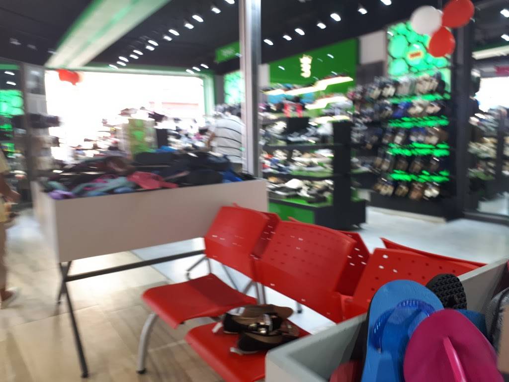 Zapatería 3 Hermanos | Macroplaza Insurgentes Loc. 7 y 8, Av de los Insurgentes 18015, Rio Tijuana 3ra Etapa, 22226 Tijuana, B.C., Mexico | Phone: 664 660 9291